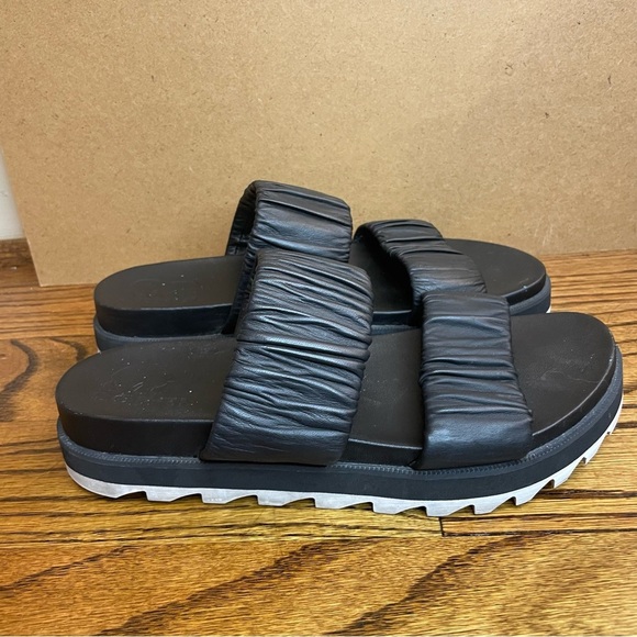 Sorel Black Platform Sandals - Picture 1 of 4